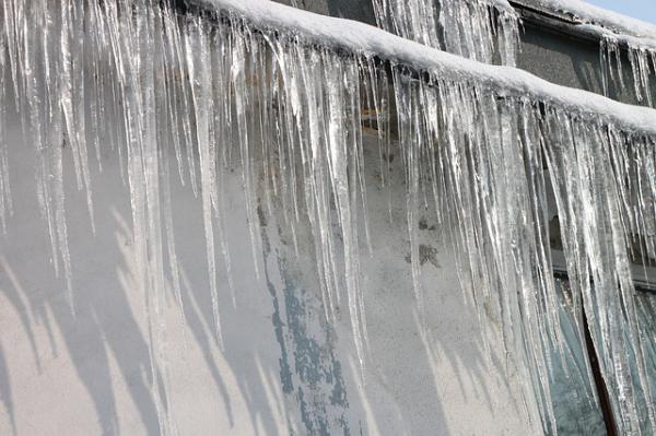 Denver Roofing Specialist: How to Prevent and Remove Ice Dams From Your Roof