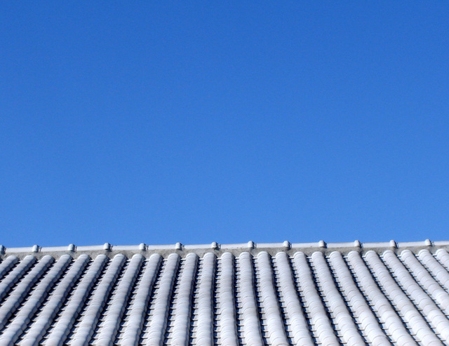 What Goes into Selecting the Right Commercial Roof Contractor?